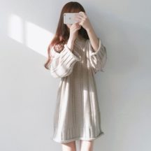 ニットワンピース ベージュ ひざ丈 プルオーバー Vネック 長袖 ゆったり 無地